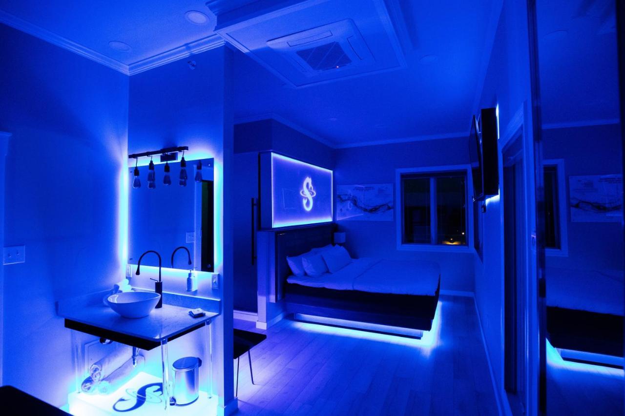 River Sirens Hotel-Contactless Check In Hotel Washington Экстерьер фото